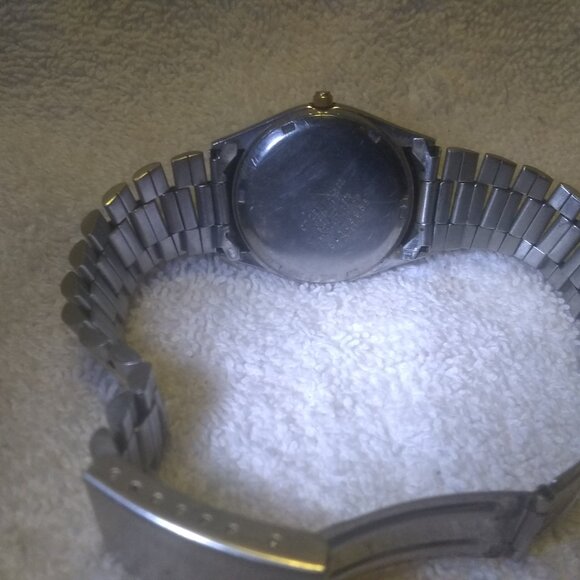 Citizen SQ Quartz Watch Men 6100-R00405 Day Date Bracelet Clear New Bat Great ! - Picture 13 of 14